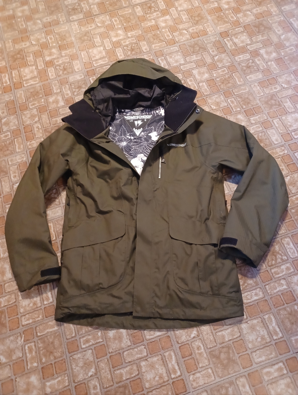 Men's Hooded Olive Snowboarding Jacket with Zip Chest Pocket Size Large